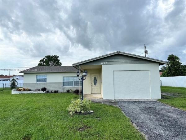 Forest Hill Park, 1695 Julie Tonia Dr #1695, West Palm Beach, Florida 33415, image 1