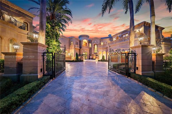 Admirals Cove, 209 Commodore Dr, Jupiter, Florida 33477, image 1