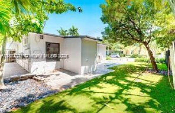 Seven Seas, 1615 NE 9th St #1, Fort Lauderdale, Florida 33304, image 1