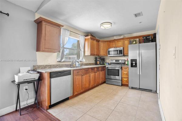 Windward Isle, 11540 NW 33rd St, Sunrise, Florida 33323, image 2