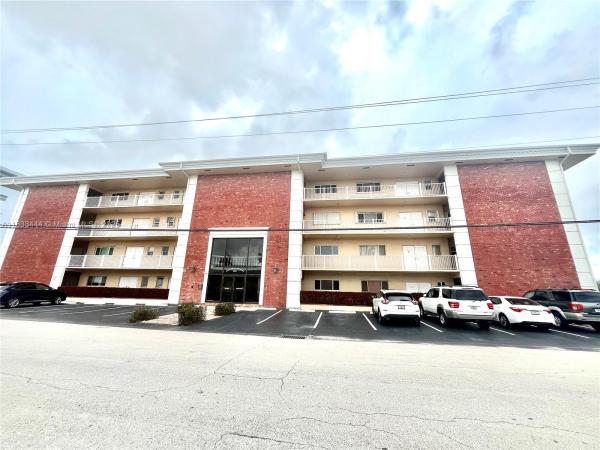 Barclay Square, 2841 NE 33rd Ct #104, Fort Lauderdale, Florida 33306, image 1