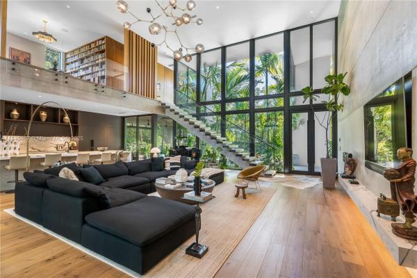 Pinecrest Manor, 3910 Battersea Rd, Miami, Florida 33133, image 1