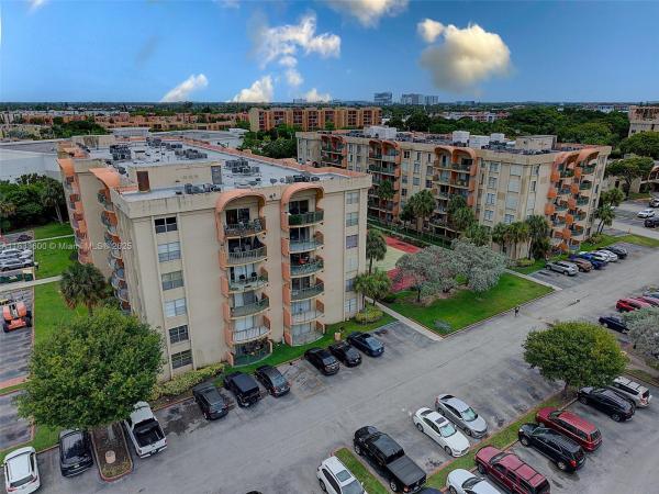 9310 Fontainebleau Blvd 203, Miami, Florida 33172, image 1