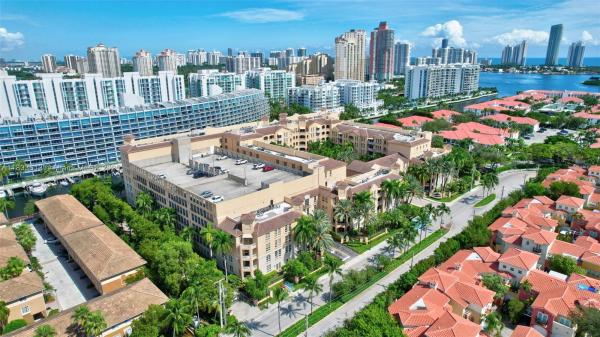Alaqua, 3001 NE 185th St #114, Aventura, Florida 33180, image 1