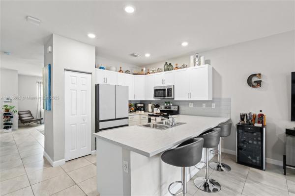 Aquabella, 10468 W 33rd Ln, Hialeah, Florida 33018, image 1