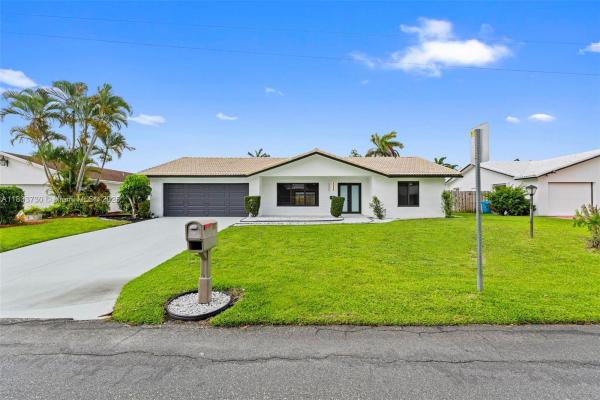 Golfview Harbour, 1340 SW 27th Pl, Boynton Beach, Florida 33426, image 2