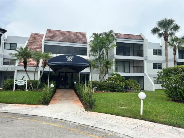 Racquet Club At Bonaventure, 200 Lakeview Dr #312, Weston, Florida 33326, image 1