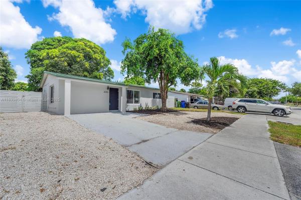Royal Palms Park, 2050 NW 30th Ave, Fort Lauderdale, Florida 33311, image 1
