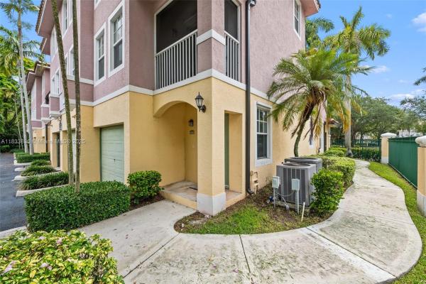 Cypress Pointe At Turtle Run, 6722 W Sample Rd, Coral Springs, Florida 33067, image 2
