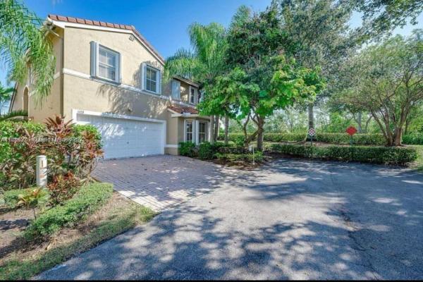 West Lake Village, 1125 Butternut Ln, Hollywood, Florida 33019, image 1