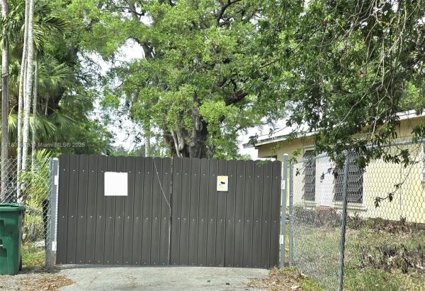 Everglades Land Sales, 4801 SW 58th Ave, Davie, Florida 33314, image 1