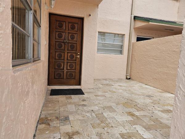 Oakview, 9199 Fontainebleau Blvd #6, Fountainebleau, Florida 33172, image 3