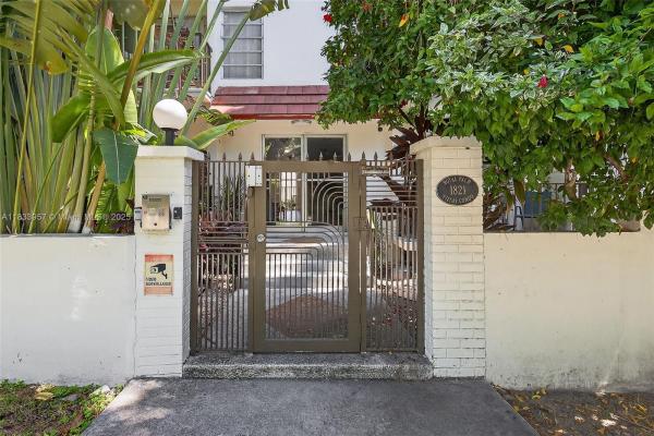 Royal Palm Villas, 1821 Jefferson Ave 202, Miami Beach, Florida 33139, image 1