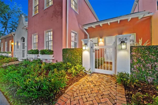 568 Loretto Ave #11, Coral Gables, Florida 33146, image 2