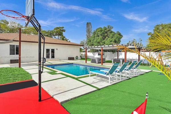 Cutler Ridge, 10245 SW 212th St, Cutler Bay, Florida 33189, image 1