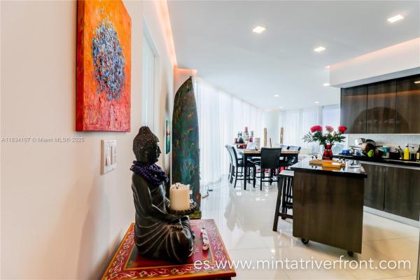 92 SW 3rd St #2301, Miami, Florida 33130, image 1