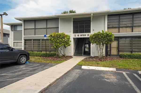 9723 Hammocks Blvd 102, Miami, Florida 33196, image 1