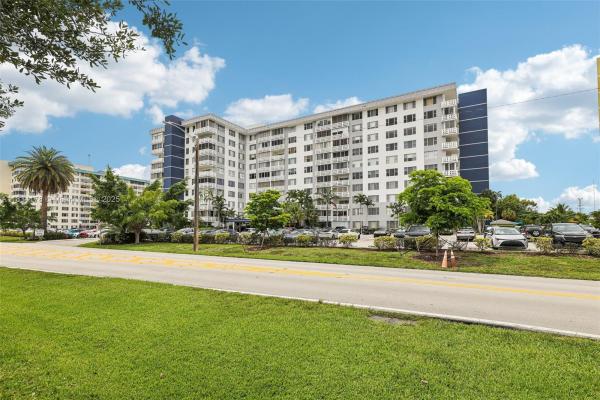 Hillcrest, 4350 Hillcrest Dr #303, Hollywood, Florida 33021, image 1