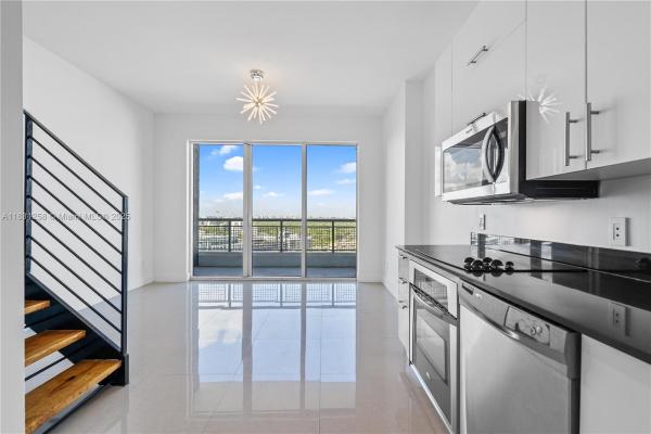 Infinity At Brickell, 60 SW 13th St #1805, Miami, Florida 33130, image 2