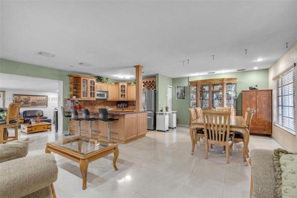 Linden Gardens, 3741 E 8th Ave, Hialeah, Florida 33013, image 2