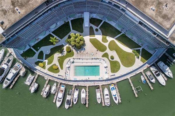 King Cole, 900 Bay Dr 620, Miami Beach, Florida 33141, image 1