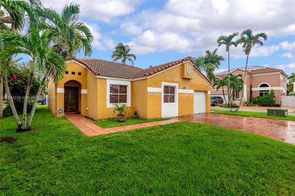 692 NW 125th Ct, Miami, Florida 33182, image 1