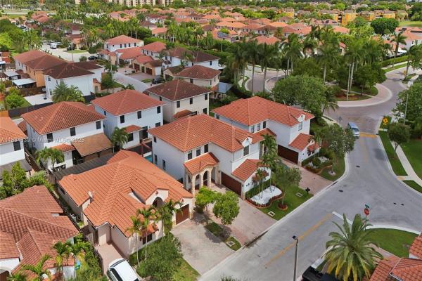 Fontainebleau West North, 1007 NW 99th Ct, Fountainebleau, Florida 33172, image 2