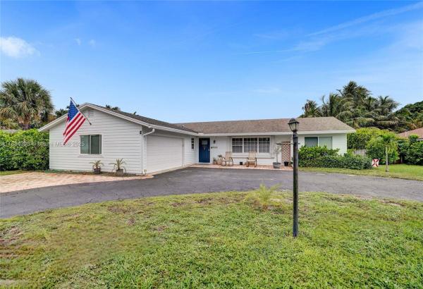 Lake Clarke West, 7735 Edgewater Dr, Lake Clarke Shores, Florida 33406, image 2