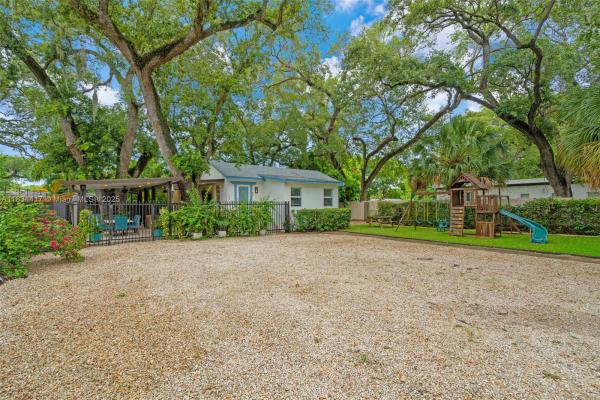 1341 NE 151st St, Miami, Florida 33162, image 1
