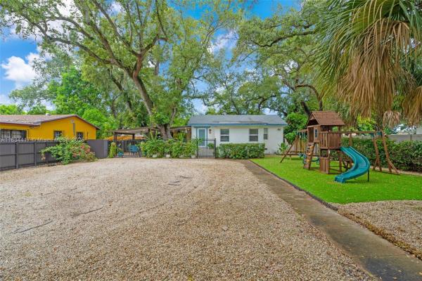 Fulford By The Sea, 1341 NE 151st St, North Miami Beach, Florida 33162, image 3