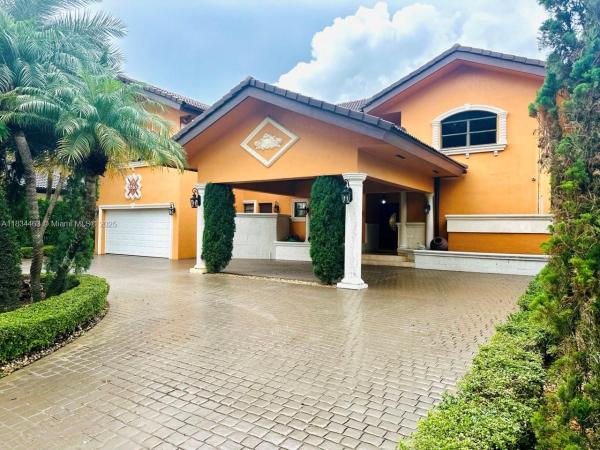 Royal Oaks, 8565 NW 168th Ter, Miami Lakes, Florida 33016, image 1