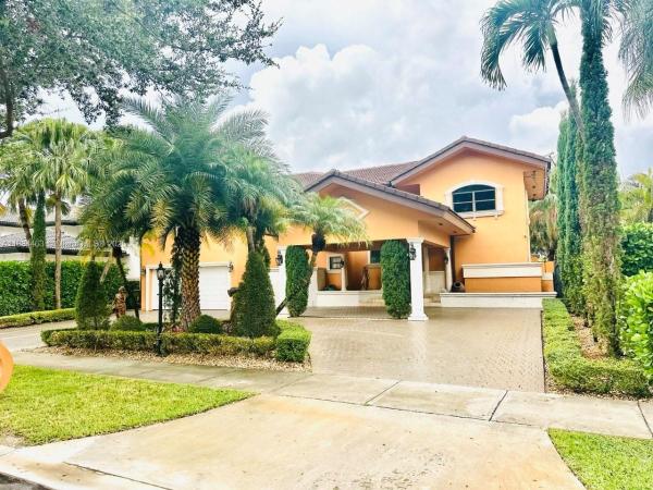 Royal Oaks, 8565 NW 168th Ter, Miami Lakes, Florida 33016, image 2