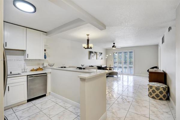 Barcelona North, 253 S Cypress Rd #218, Pompano Beach, Florida 33060, image 1