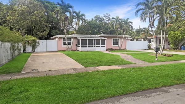 841 NE 139th St, Miami, Florida 33161, image 1