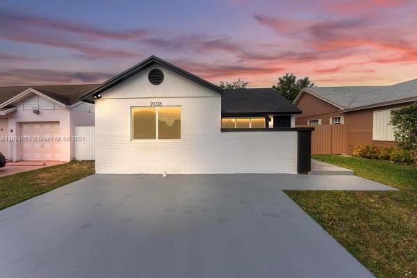 Leslie Patio Homes, 20328 NW 33rd Ave, Miami Gardens, Florida 33056, image 1