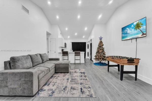 Leslie Patio Homes, 20328 NW 33rd Ave, Miami Gardens, Florida 33056, image 2