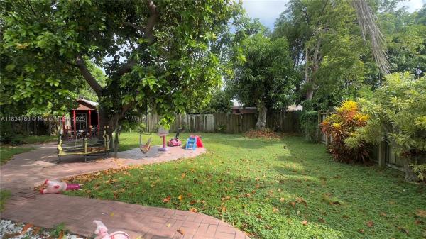 Meadow Wood Manor, 13212 SW 262nd Ter, Princeton, Florida 33032, image 2