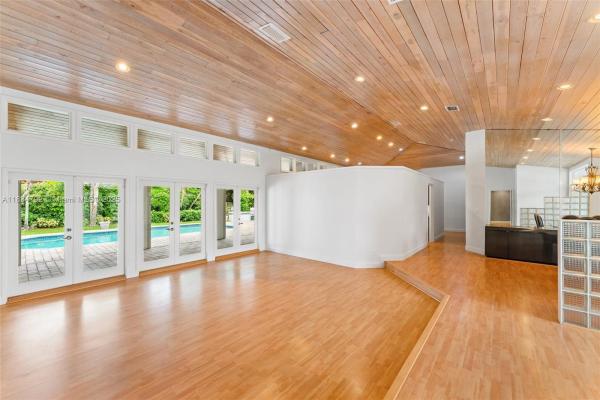 Parintis, 10080 SW 145th St, Kendall, Florida 33176, image 3