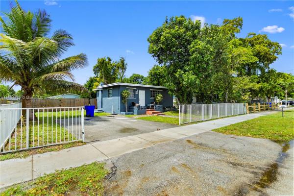 Hollywood Country Estates, 5734 Mckinley St, Hollywood, Florida 33021, image 1