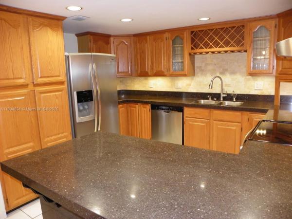 Suncrest Townhouses, 8749 SW 154 Circle Pl 4g, Kendall West, Florida 33193, image 3