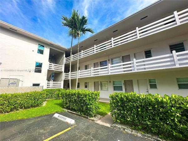 Golden Isles, 700 Layne Blvd #210, Hallandale Beach, Florida 33009, image 1
