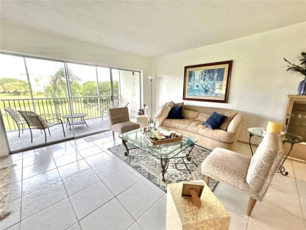 Palm-Aire Country Club 1, 2900 N Palm Aire Dr #210, Pompano Beach, Florida 33069, image 1
