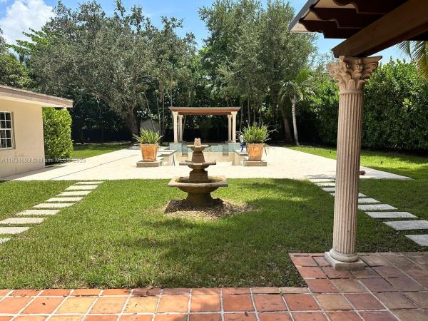 8755 SW 96th St, Unincorporated Dade County, Florida 33176, image 1