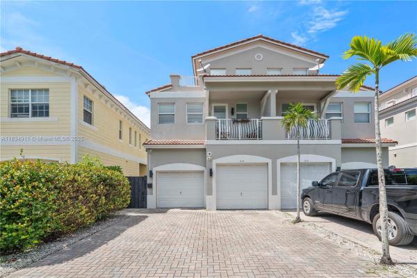 Croissant Park River, 217 SW 11th St, Fort Lauderdale, Florida 33315, image 1