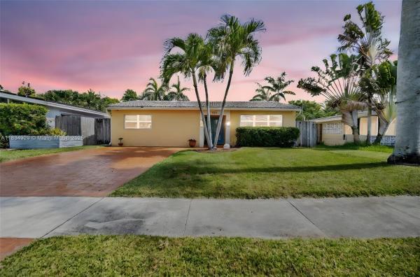 Hollywood Homesites, 1533 Shenandoah St, Hollywood, Florida 33020, image 1