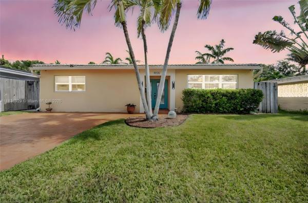 Hollywood Homesites, 1533 Shenandoah St, Hollywood, Florida 33020, image 3