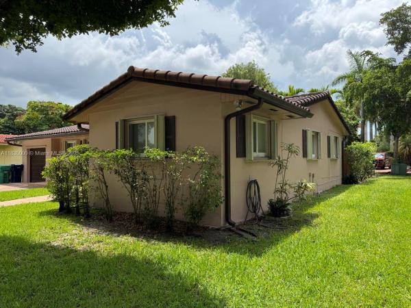 Miami Lakes Residential, 14181 Leaning Pine Dr, Miami Lakes, Florida 33014, image 2