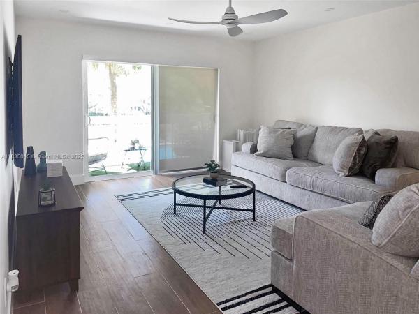 Village Of Kings Creek, 7707 Camino Real #B-205, Glenvar Heights, Florida 33143, image 2