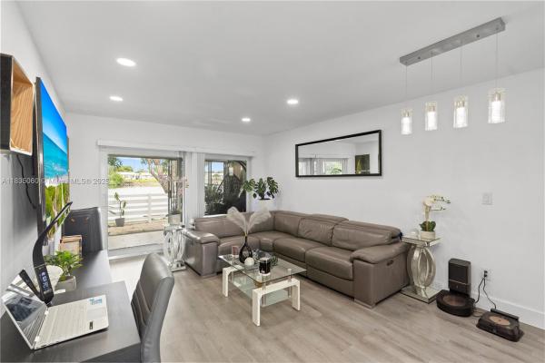 Tamarac Lakes North, 2418 NW 52nd St, Tamarac, Florida 33309, image 1