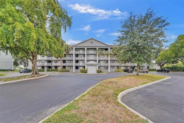 Whitehall Of Pine Island Ridge, 1530 Whitehall Dr #204, Davie, Florida 33324, image 1